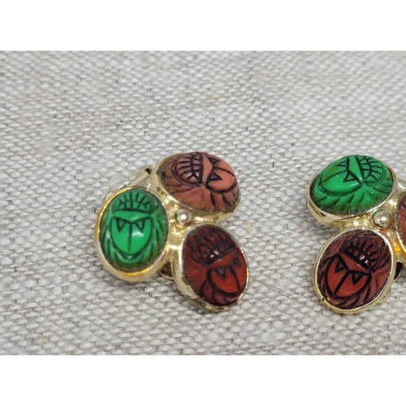 60s Etruscan Scarab Clip On Earrings Multi-color Green Red Salmon Pink Lucite - Picture 2 of 3
